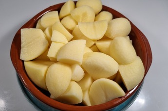 Aardappel geschrapt in 4 delen op water per kilo
